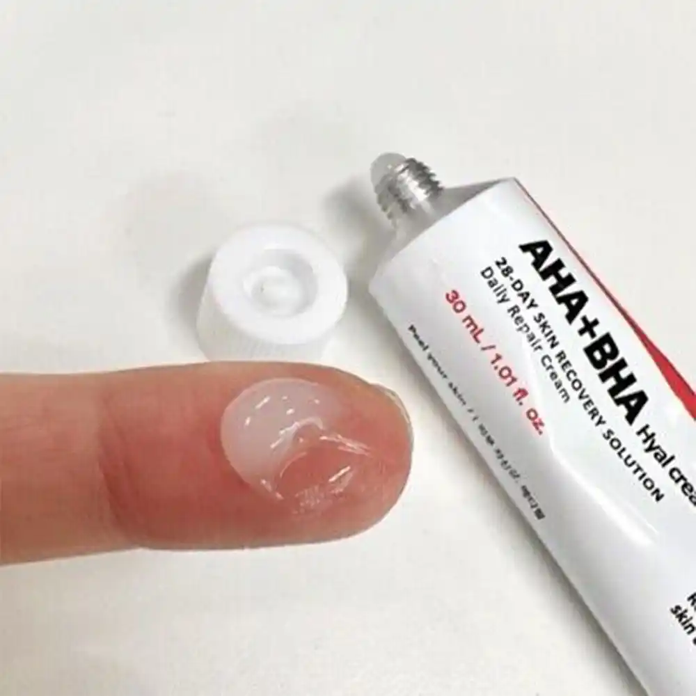 کرم لایه بردار ۲۸ روزه مدی پیل با AHA BHA PHA و هیالورونیک اسید Medi Peel AHA BHA 28 Days Hyal Cream