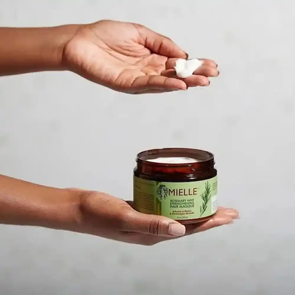 ماسک مو ضد ریزش و تقویت‌کننده رزماری و نعناع میله ارگانیک Mielle Organics Rosemary Mint Strengthening Hair Masque حاوی بیوتین، عسل و روغن نارگیل برای موهای خشک و شکننده