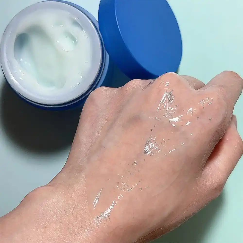 ماسک خواب آبرسان لانیژ Laneige Water Sleeping Mask EX با ۳ نوع هیالورونیک اسید، نیاسینامید و فناوری Moisture Wrap برای آبرسانی عمیق و روشنی پوست در طول شب