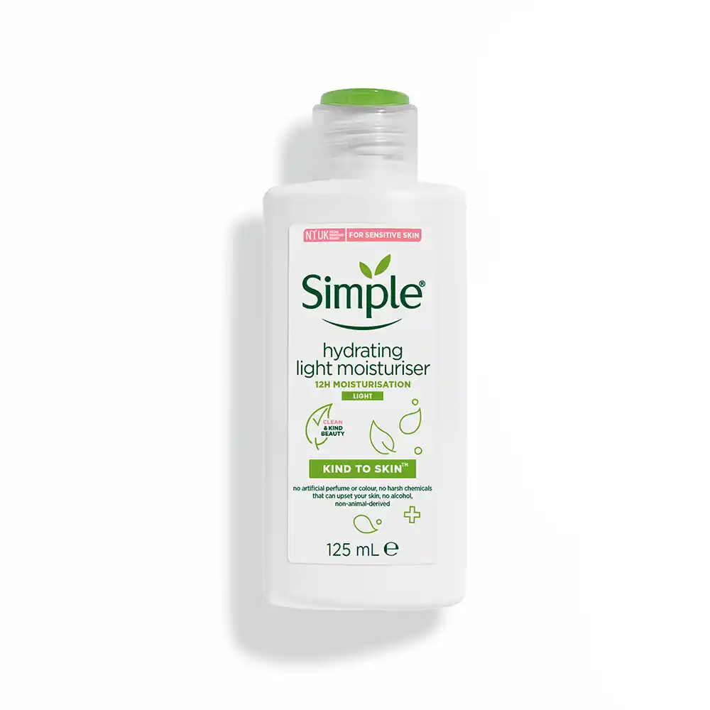کرم مرطوب کننده و آبرسان لایت سیمپل Simple Kind To Skin Hydrating Light Moisturiser با گلیسیرین و روغن گل گاوزبان برای آبرسانی سبک پوست حساس 125 میلی‌لیتر