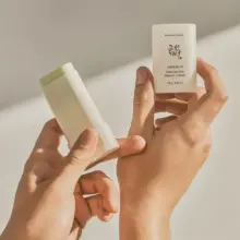 ضد-آفتاب-استیکی-مات-کننده-بیوتی-آف-جوسان-Beauty-Of-Joseon-Matte-Sun-Stick-MugwortCamelia-SPF-50