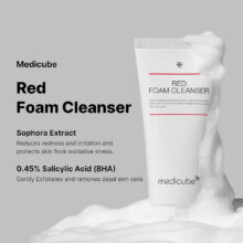 فوم پاک کننده سالیسیلیک اسید مدی کیوب اصل مدل Medicube Red Foam Cleanser، شوینده کره‌ای مناسب پوست حساس و مستعد جوش برای پاکسازی عمیق آلودگی، چربی اضافی، باقی‌مانده آرایش و کمک به شفافیت و طراوت پوست