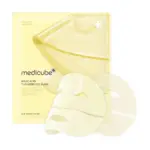 ماسک ورقه‌ای ژلی روشن کننده کوجیک اسید و زردچوبه مدی کیوب اصل مدل Medicube Kojic Acid Turmeric Brightening Gel Mask مناسب آبرسانی، شفافیت، سفتی و گلس اسکین